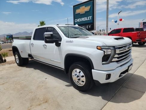 New 2026 Chevrolet Silverado 3500 High Country w/ High Country Premium Package AWD/4WD image 2