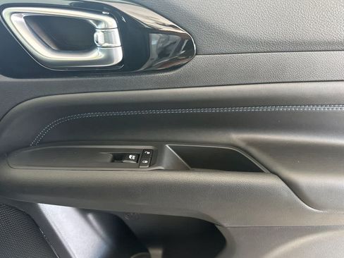 New 2026 Jeep Compass Latitude AWD/4WD image 19