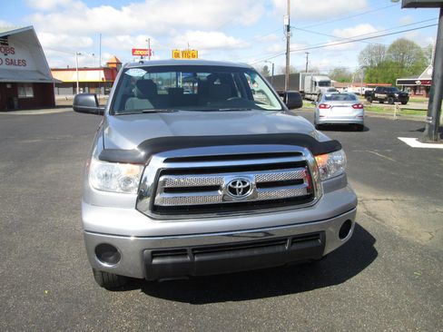 Used 2011 Toyota Tundra 4x4 Double Cab w/ Tow Pkg image 9