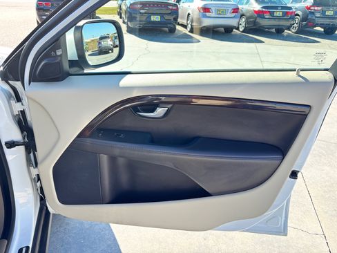 Used 2015 Volvo XC70 T6 Platinum image 28