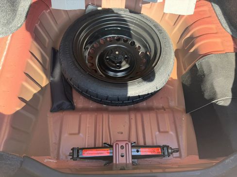 Used 2018 Nissan Versa SV image 33