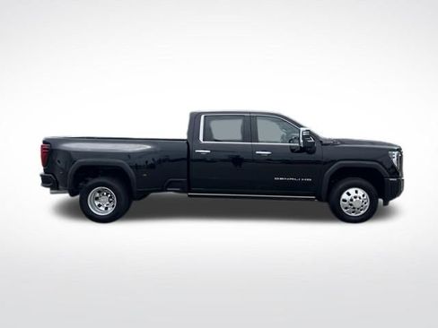 Used 2024 GMC Sierra 3500 Denali Ultimate AWD/4WD image 12