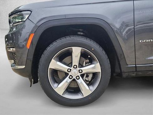 Used 2022 Jeep Grand Cherokee L Limited image 9