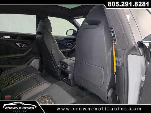 Used 2022 Lamborghini Urus AWD/4WD image 22