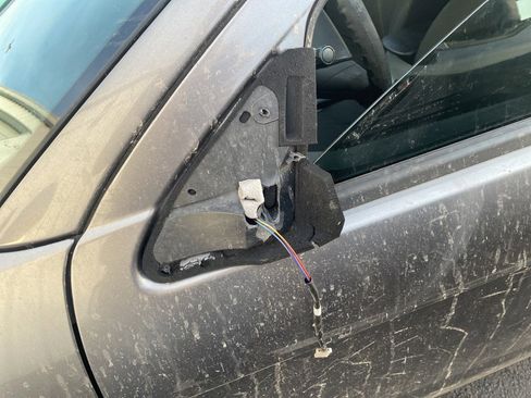 Used 2010 Ford Focus SE image 3