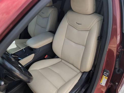 Used 2018 Cadillac XT5 FWD image 12