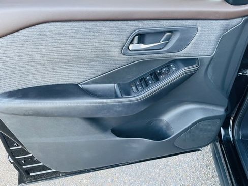 Certified 2023 Nissan Rogue SV image 10