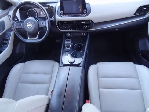 Used 2022 Nissan Rogue SV w/ SV Premium Package image 24