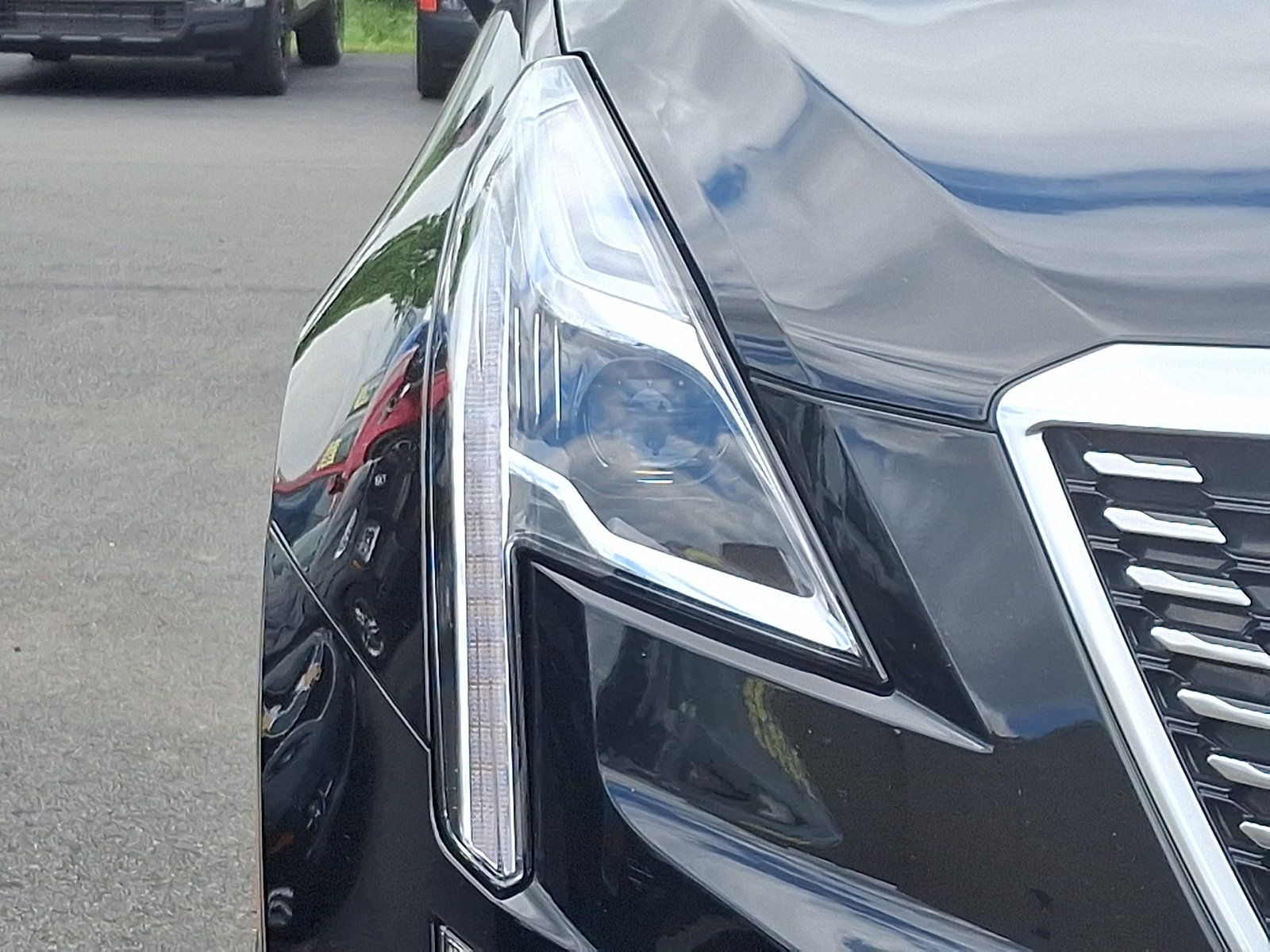 Used 2023 Cadillac XT5 Premium Luxury w/ LPO, Floor Liner Package AWD/4WD image 9