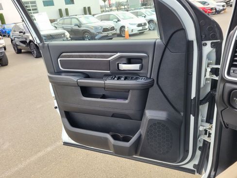 Used 2024 RAM 3500 Big Horn image 15