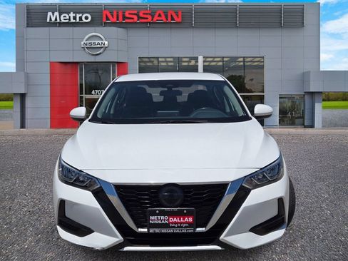 Certified 2022 Nissan Sentra SV FWD image 2