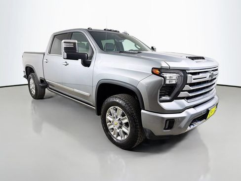 Used 2024 Chevrolet Silverado 2500 High Country w/ Technology Package AWD/4WD image 4
