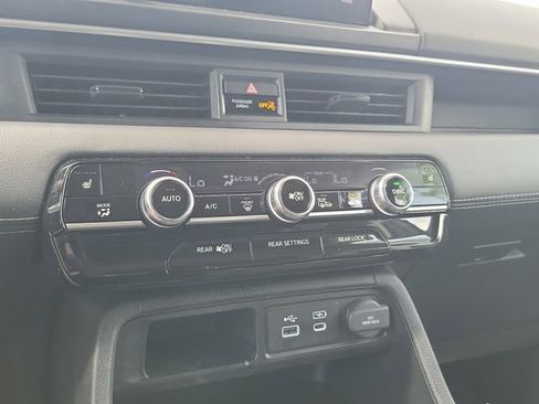 Certified 2024 Honda Pilot Touring image 24