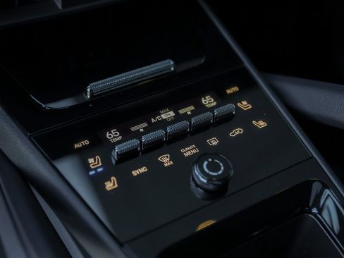 New 2026 Porsche Cayenne E-Hybrid Coupe AWD/4WD image 28