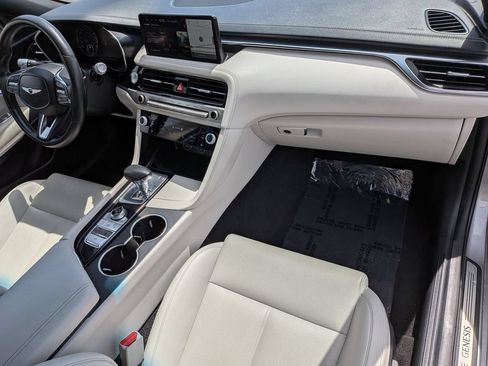 Used 2025 Genesis G70 2.5T RWD image 31