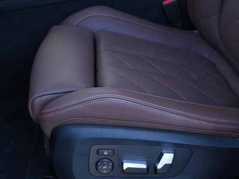 Certified 2025 BMW X6 xDrive40i w/ Premium Package image 31