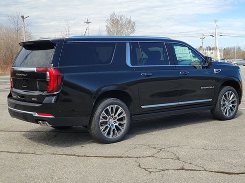 New 2026 GMC Yukon XL Denali w/ Sun & Power Step Package image 7
