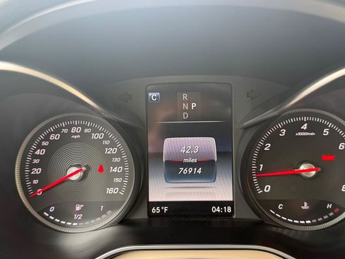 Used 2018 Mercedes-Benz GLC 300 4MATIC image 19
