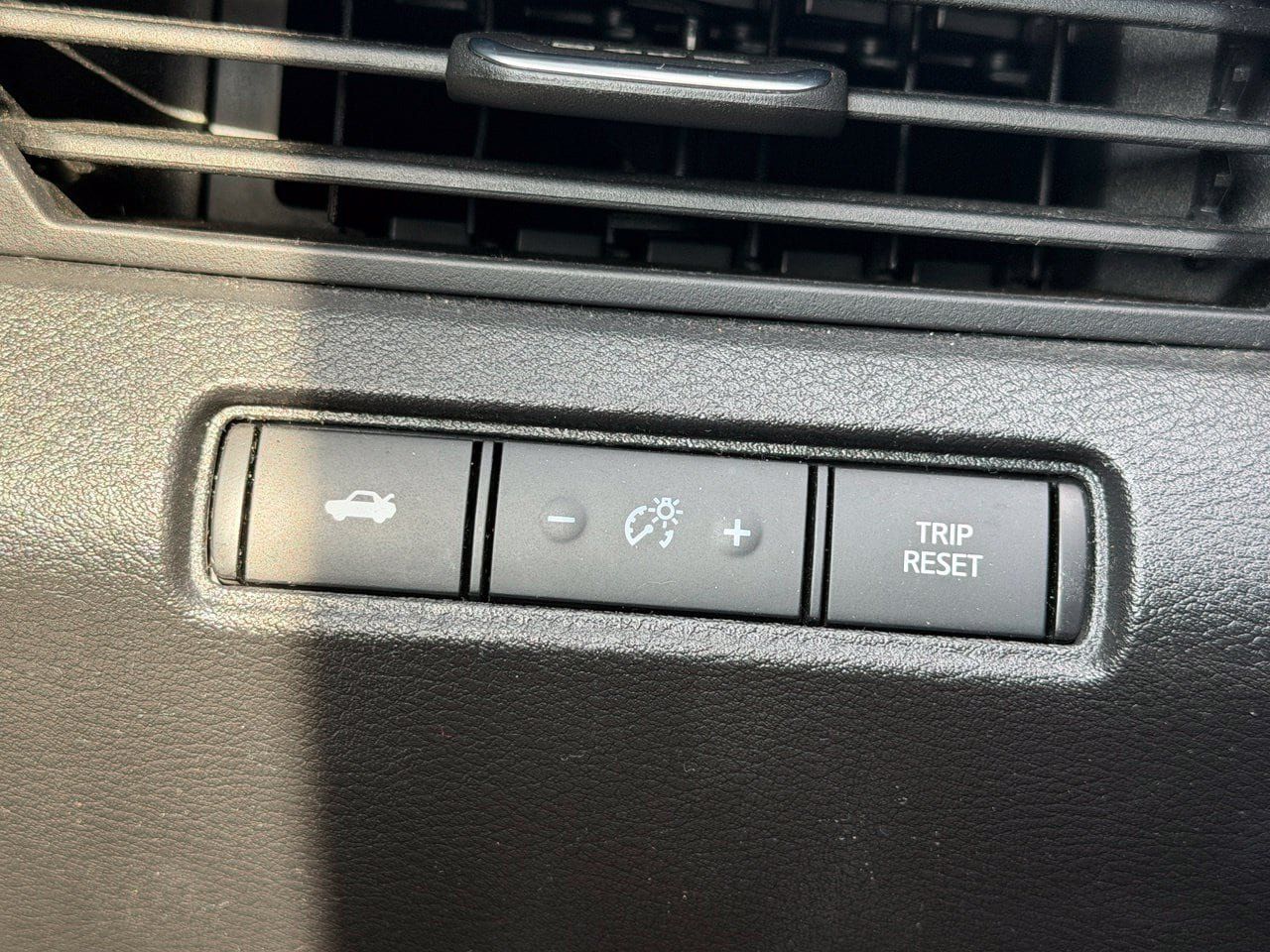 Certified 2025 Nissan Altima 2.5 SV FWD image 12
