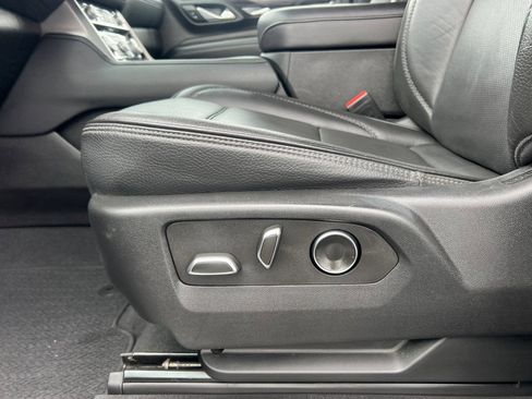 Used 2024 GMC Yukon Denali AWD/4WD image 15