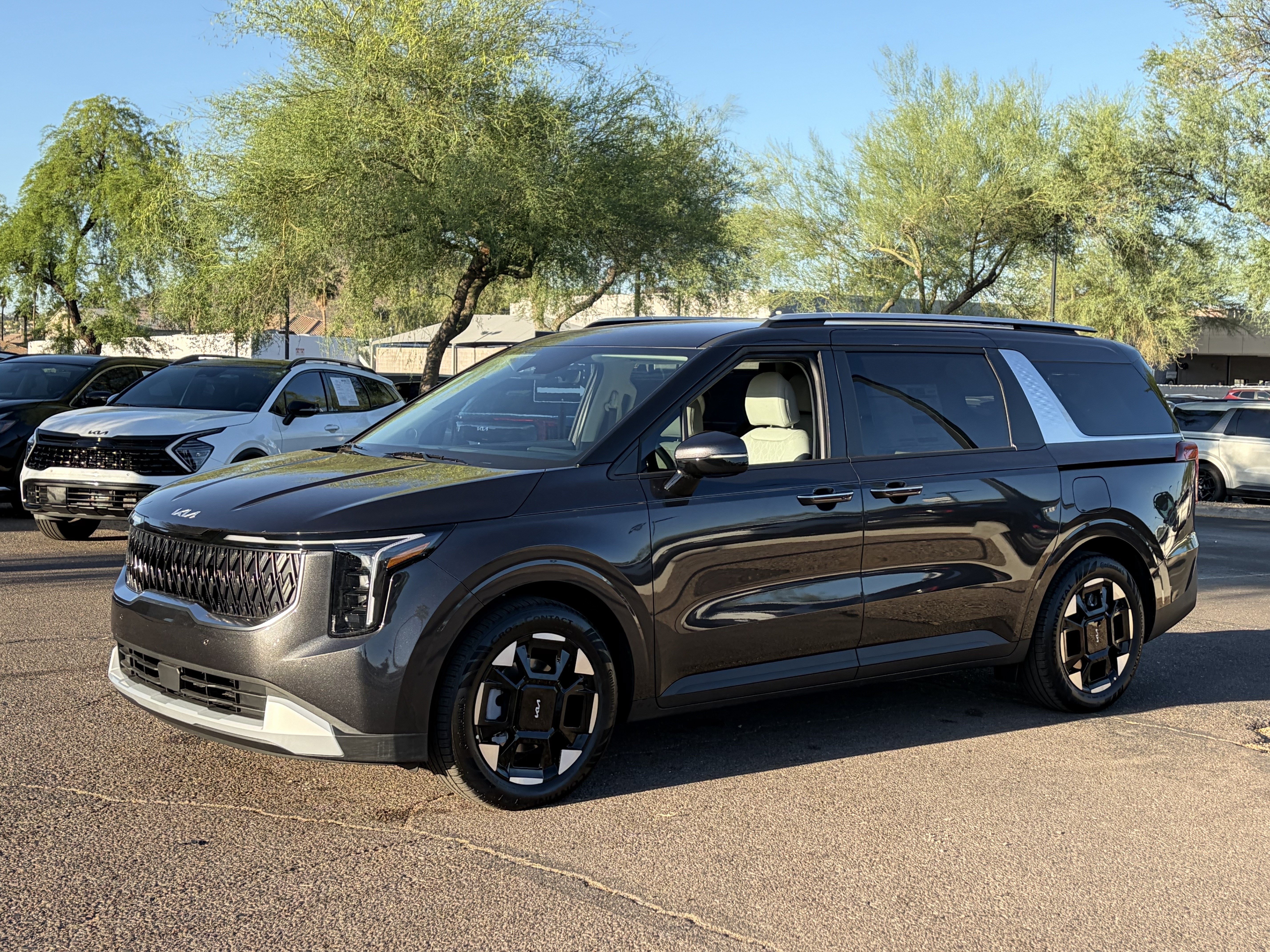 New 2026 Kia Carnival EX FWD image 6