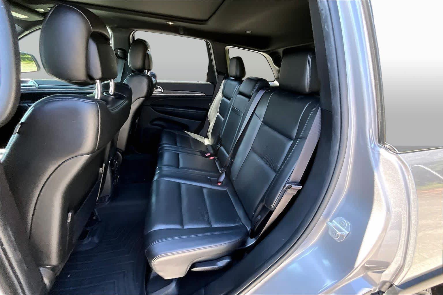 Used 2020 Jeep Grand Cherokee Limited w/ Luxury Group II RWD image 17