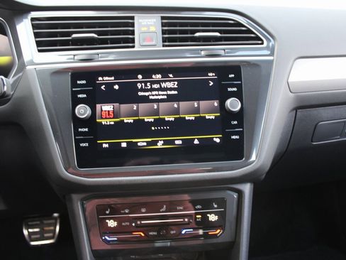 Certified 2024 Volkswagen Tiguan SE R-Line image 15