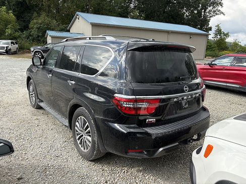 Used 2023 Nissan Armada SL w/ Captain's Chairs Package image 4