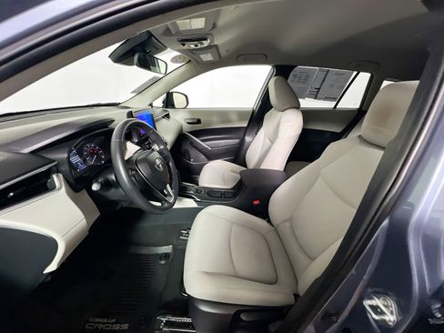 Used 2023 Toyota Corolla Cross LE image 14
