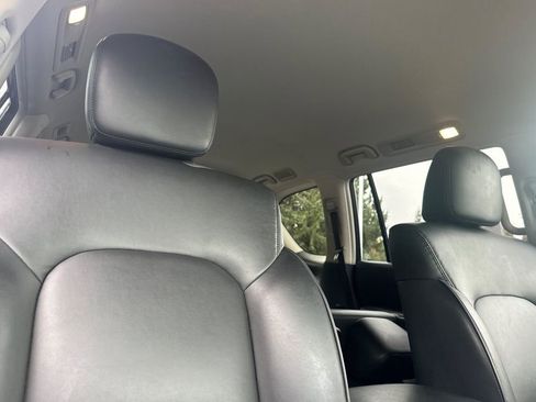 Used 2024 Nissan Armada SV AWD/4WD image 18