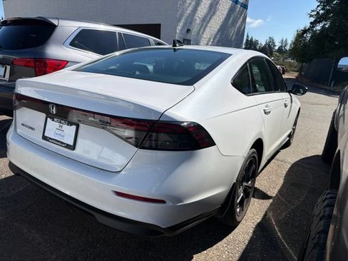 Used 2025 Honda Accord SE image 6