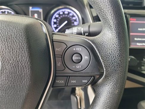 Used 2019 Toyota Camry LE image 29