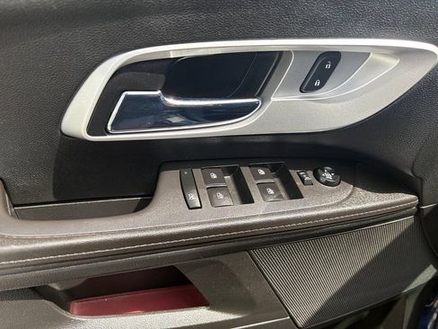 Used 2017 Chevrolet Equinox LS FWD image 12