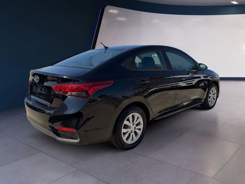 Used 2022 Hyundai Accent SE image 5