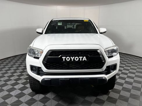Used 2016 Toyota Tacoma TRD Off-Road w/ Towing Package AWD/4WD image 2