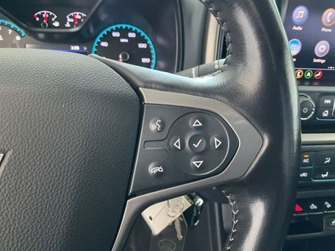 Used 2022 Chevrolet Colorado Z71 AWD/4WD image 11