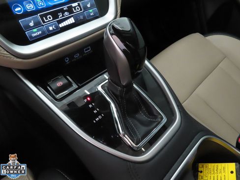 Used 2025 Subaru Outback Limited AWD/4WD image 16