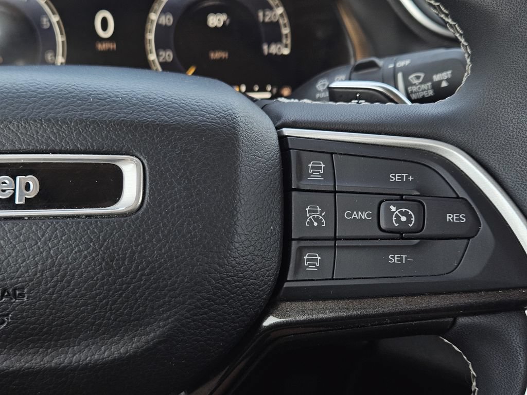 Used 2023 Jeep Grand Cherokee L Laredo AWD/4WD image 29
