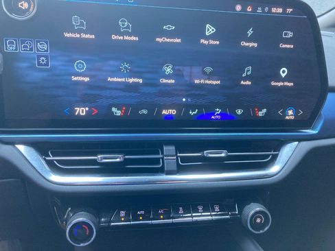 Used 2025 Chevrolet Equinox EV LT FWD image 15