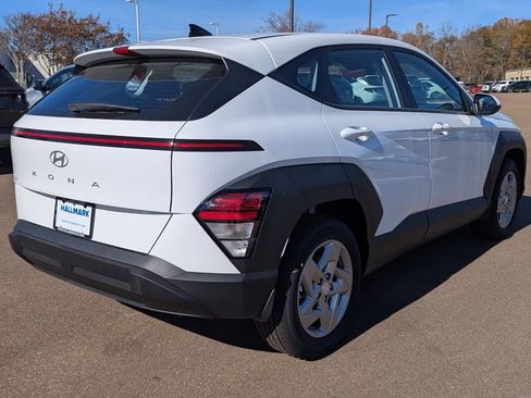 New 2026 Hyundai Kona SE FWD image 2