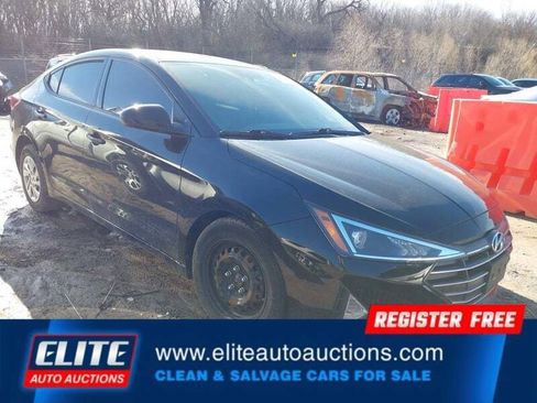 Used 2020 Hyundai Elantra SE FWD image 2