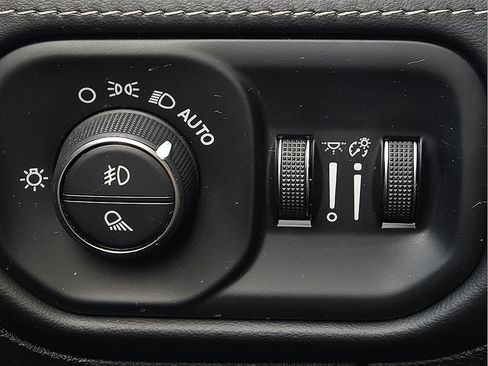 Used 2022 RAM 1500 Limited AWD/4WD image 17