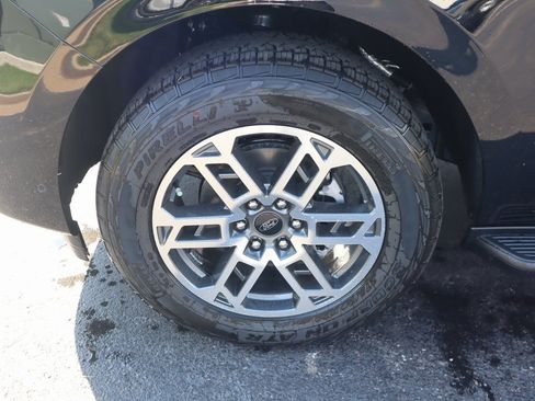 New 2025 Ford Expedition Max Active image 19