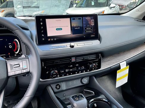 New 2026 Nissan Rogue Platinum image 6