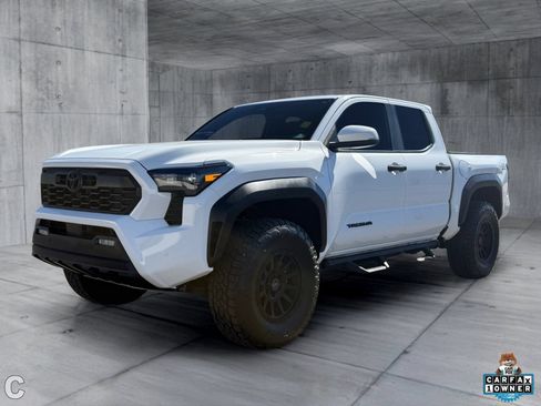 Used 2024 Toyota Tacoma TRD Off-Road w/ TRD Off Road Upgrade Package AWD/4WD image 2