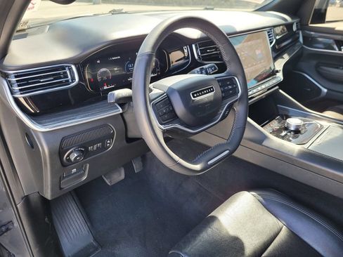 Used 2022 Jeep Wagoneer Series II AWD/4WD image 16