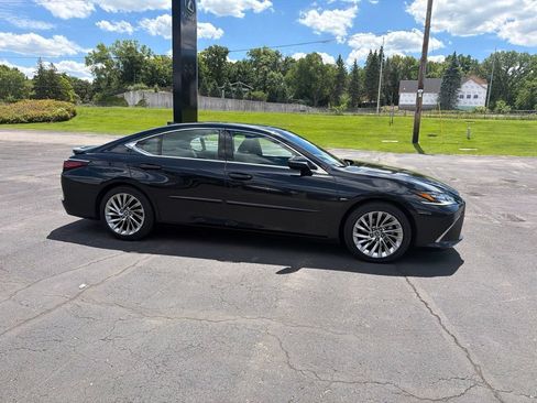 Used 2022 Lexus ES 350 Ultra Luxury w/ Accessory Package 2 FWD image 23