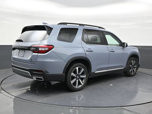 Used 2024 Honda Pilot Touring image 5