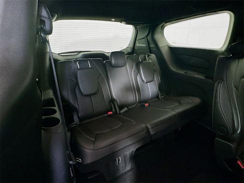 New 2026 Chrysler Pacifica Select image 28