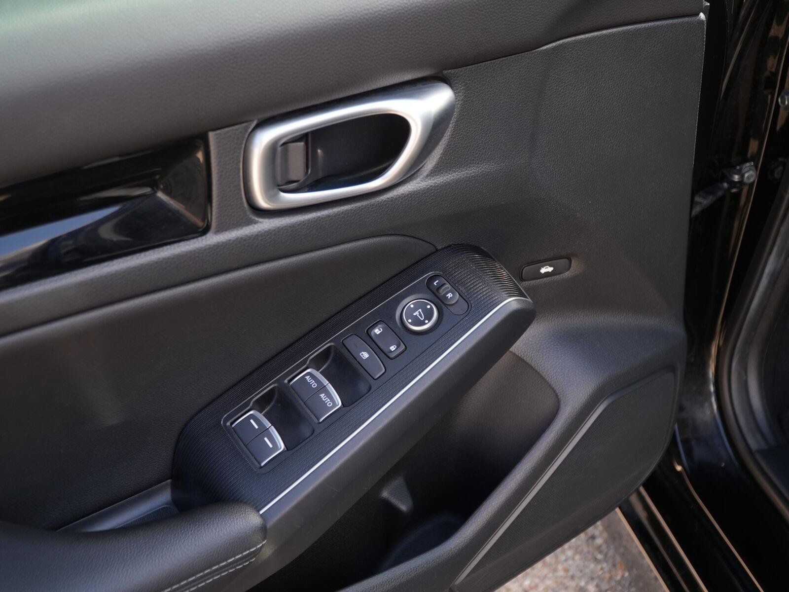 Used 2024 Honda Civic Touring image 5